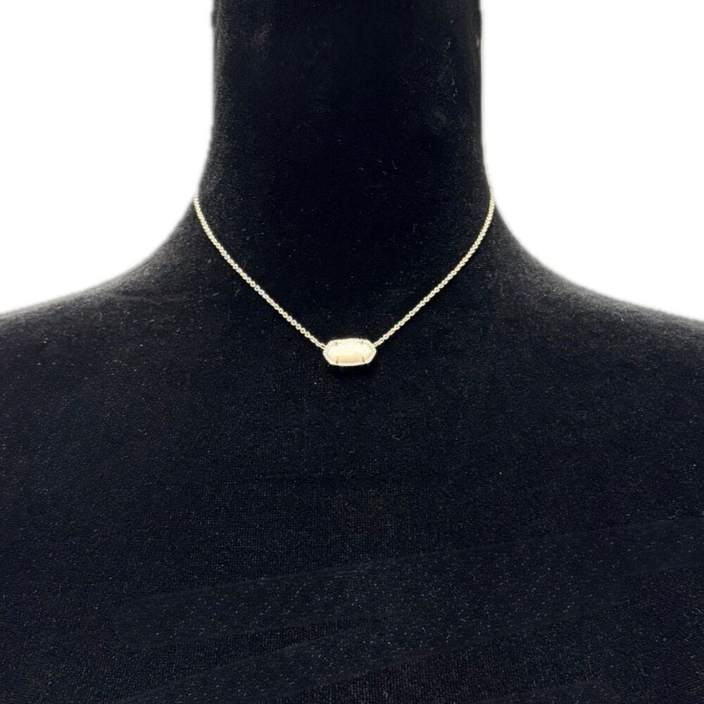 Kendra Scott Elisa Gold Pendant Necklace White Mother of Pearl Dainty & Timeless